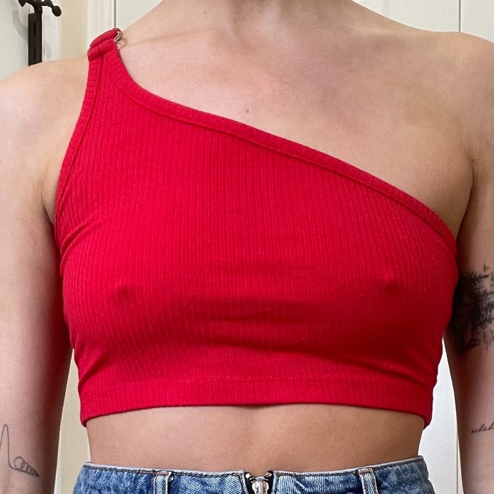 Red One Shoulder Going Out Crop Ring Tank Top
